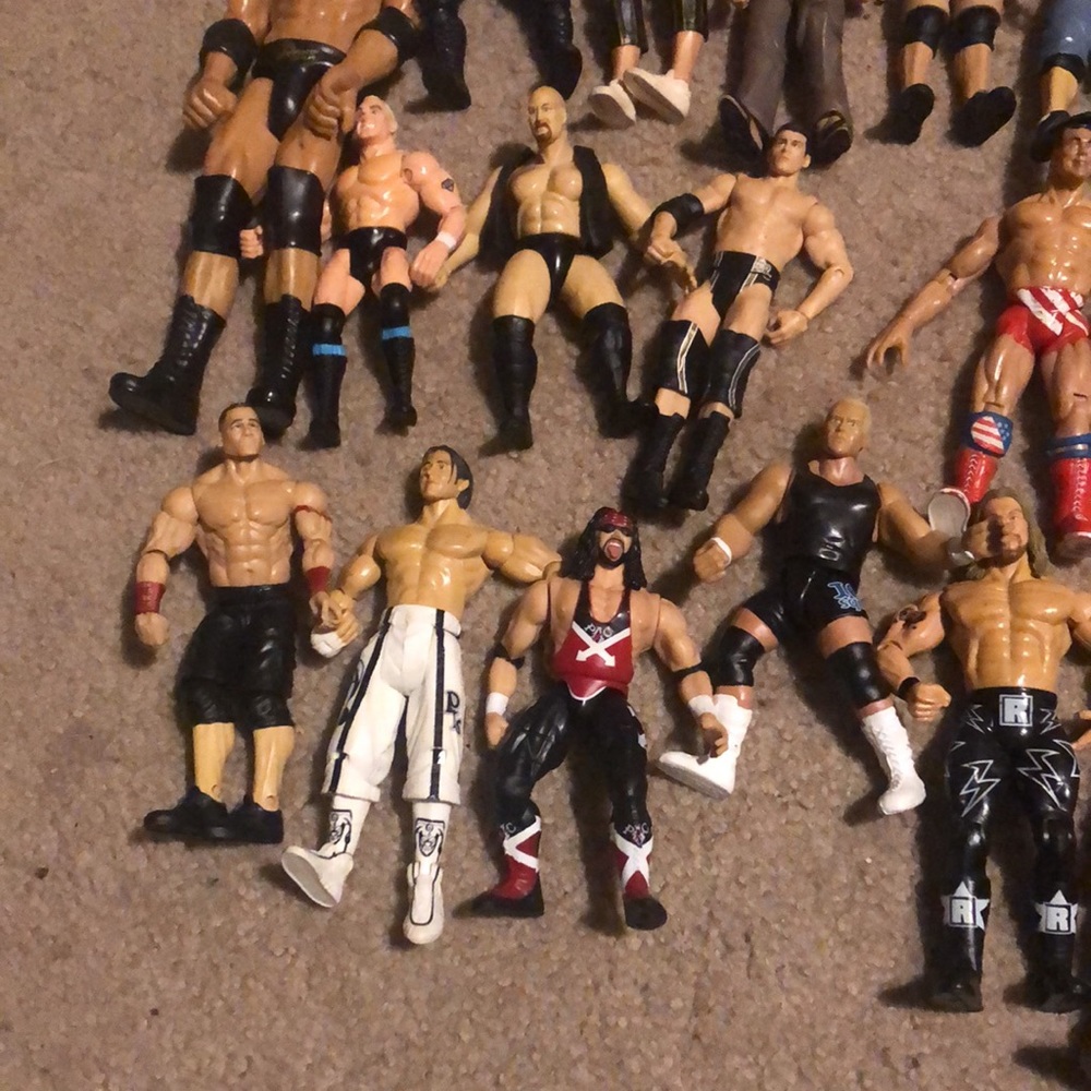 WWE and WWF action figures - Picture 7 of 16